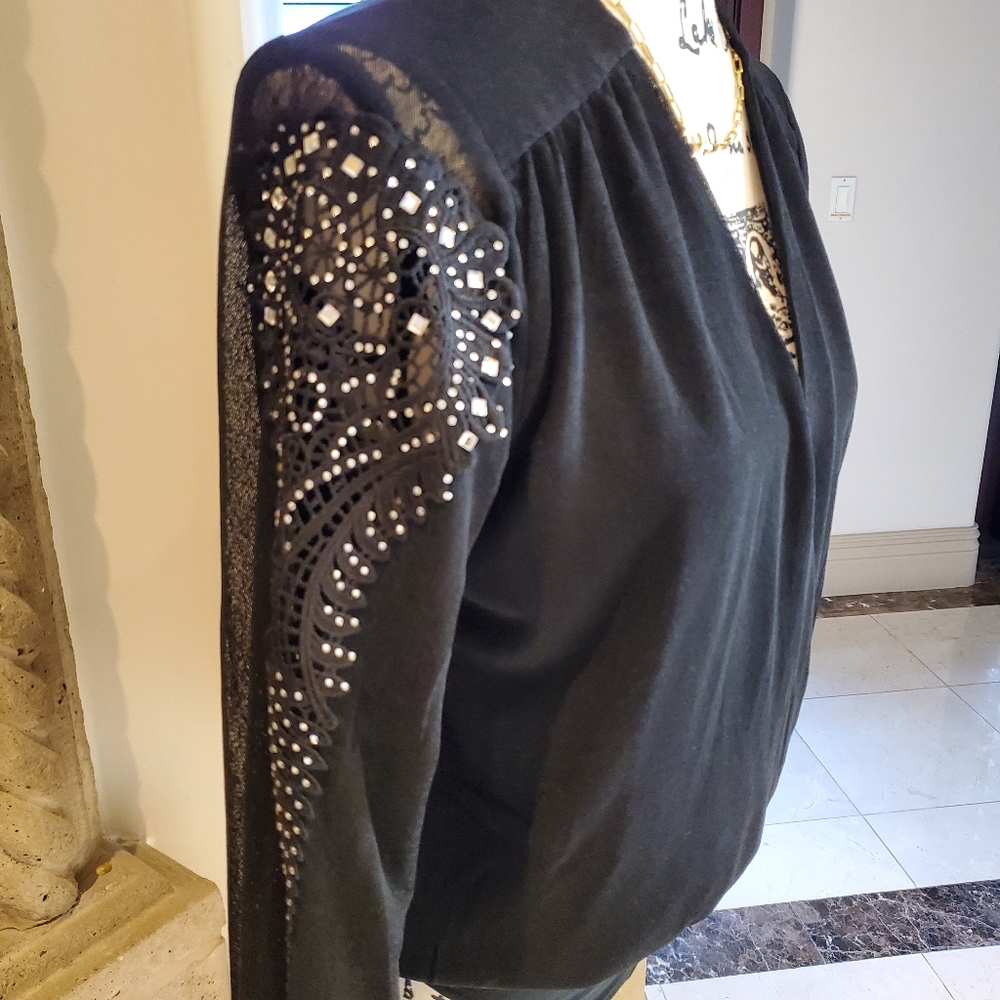 TOP - Picture 2 of 7